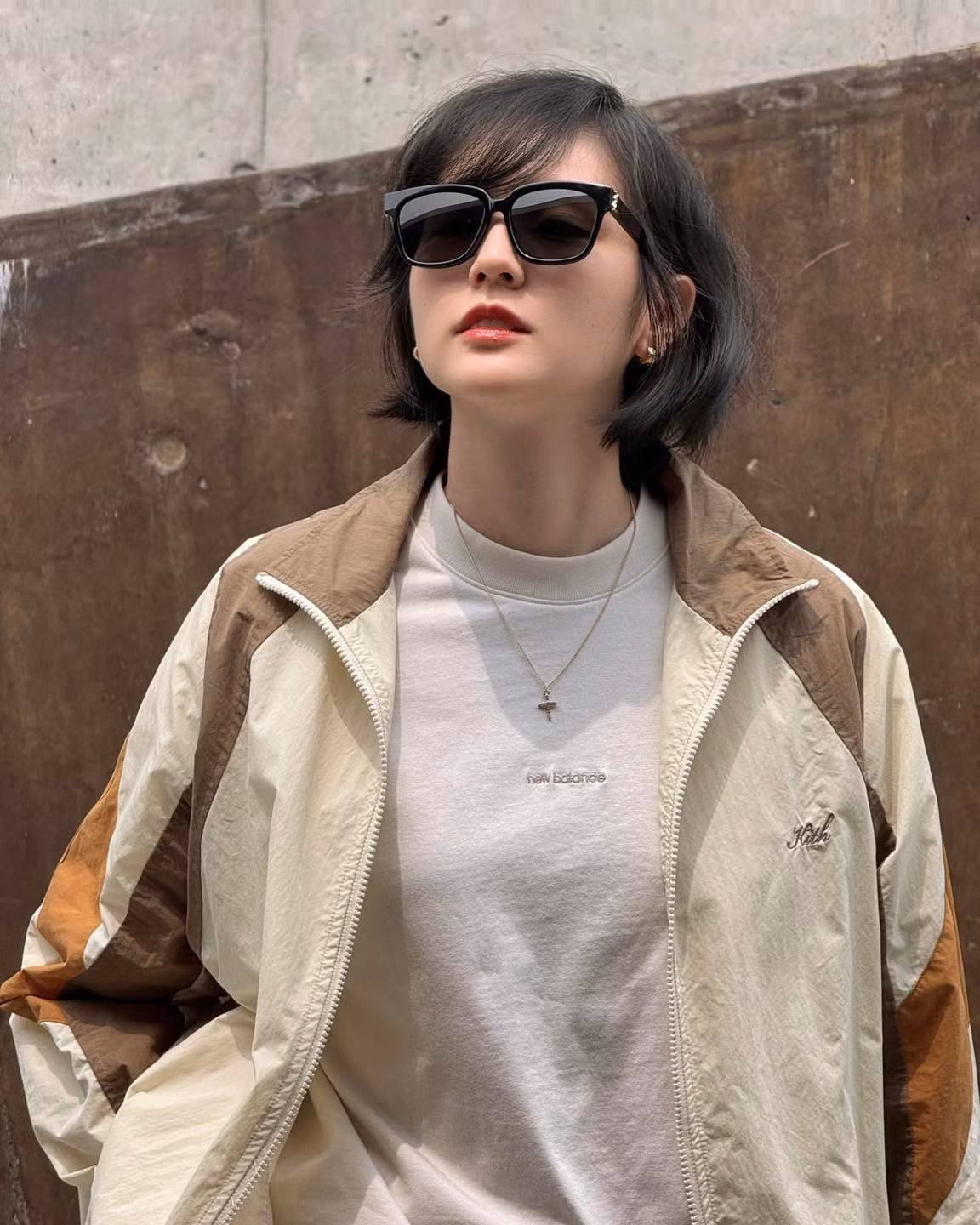 Dù từng gây nhiều tranh cãi, nhưng không thể phủ nhận Hải Tú vẫn là một trong những gương mặt sở hữu thần thái đặc biệt và gu thẩm mỹ rất riêng. Mỗi lần xuất hiện, cô đều mang đến cảm giác thanh xuân ngọt ngào, ấn tượng.