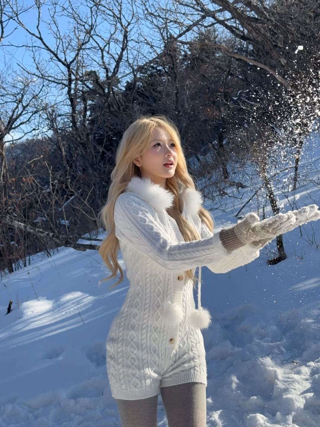 Nhiều người hâm mộ đã không tiếc lời khen ngợi, ví cô nàng như một "nàng công chúa tuyết" bước ra từ truyện cổ tích. (Ảnh: IGNV)