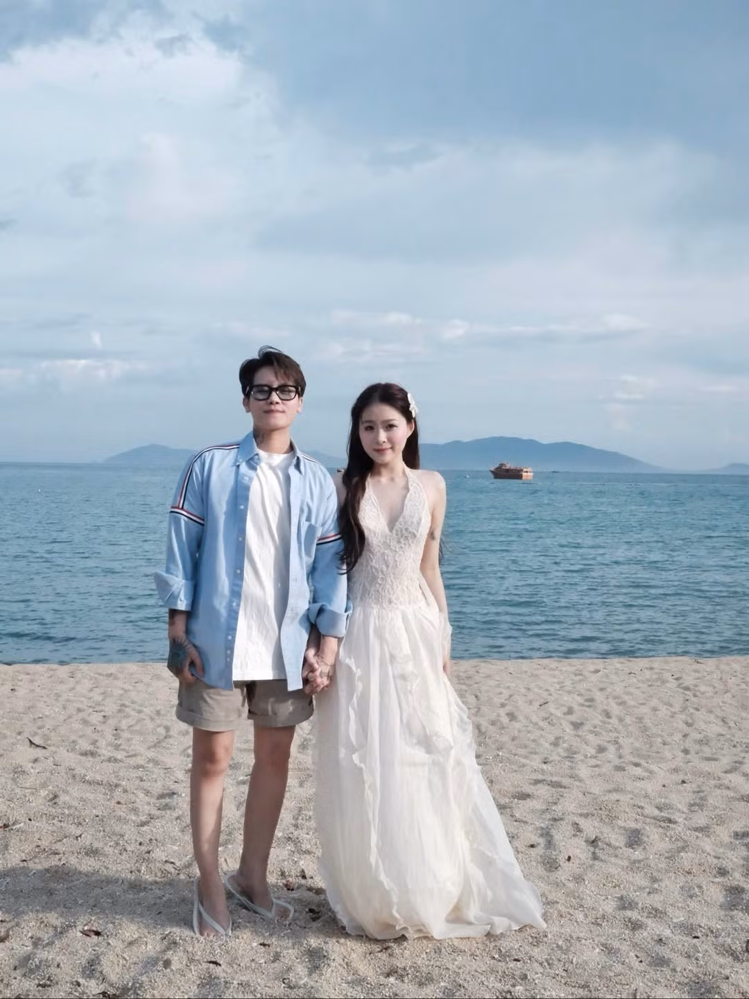 Cô nàng rich kid Chao (tên thật Nguyễn Châu Anh), mới đây đã gây chú ý với loạt ảnh nghỉ dưỡng tại một khu resort cao cấp. Đồng hành với cô nàng trong chuyến đi này là người bạn trai lâu năm. (Ảnh: IGNV)