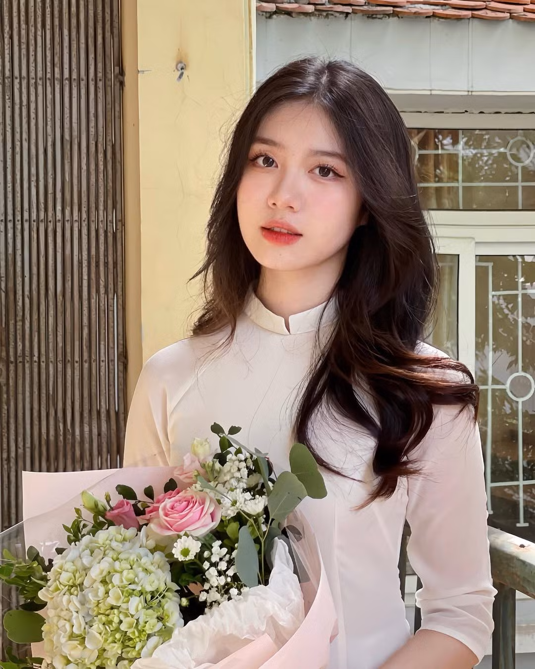 Hiện tại, ngoài việc học, cô nàng còn là một người mẫu ảnh được nhiều nhãn hàng thời trang yêu thích nhờ vẻ ngoài xinh xắn cùng thần thái cuốn hút. (Ảnh: IGNV)