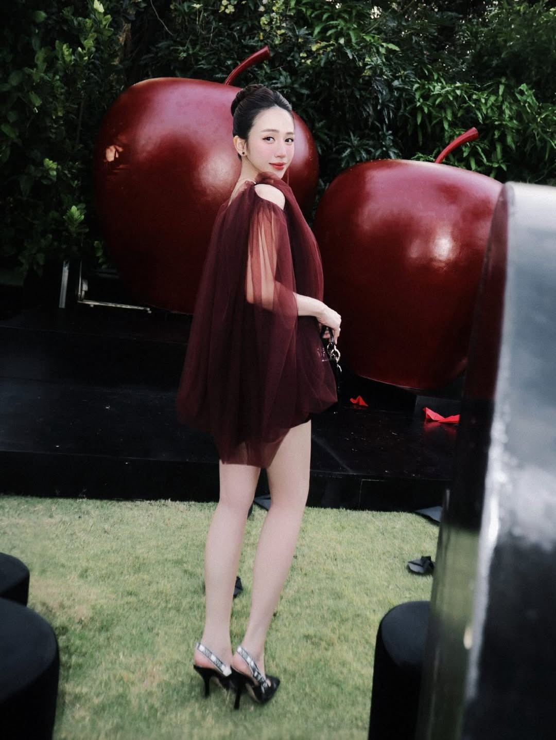 Joyce Phạm không còn là cái tên xa lạ với cộng đồng mạng. Là con gái lớn của đại gia ngành nhựa Minh Nhựa, cô sớm nổi tiếng với cuộc sống nhung lụa và bộ sưu tập đồ hiệu đồ sộ. (Ảnh IGNV)