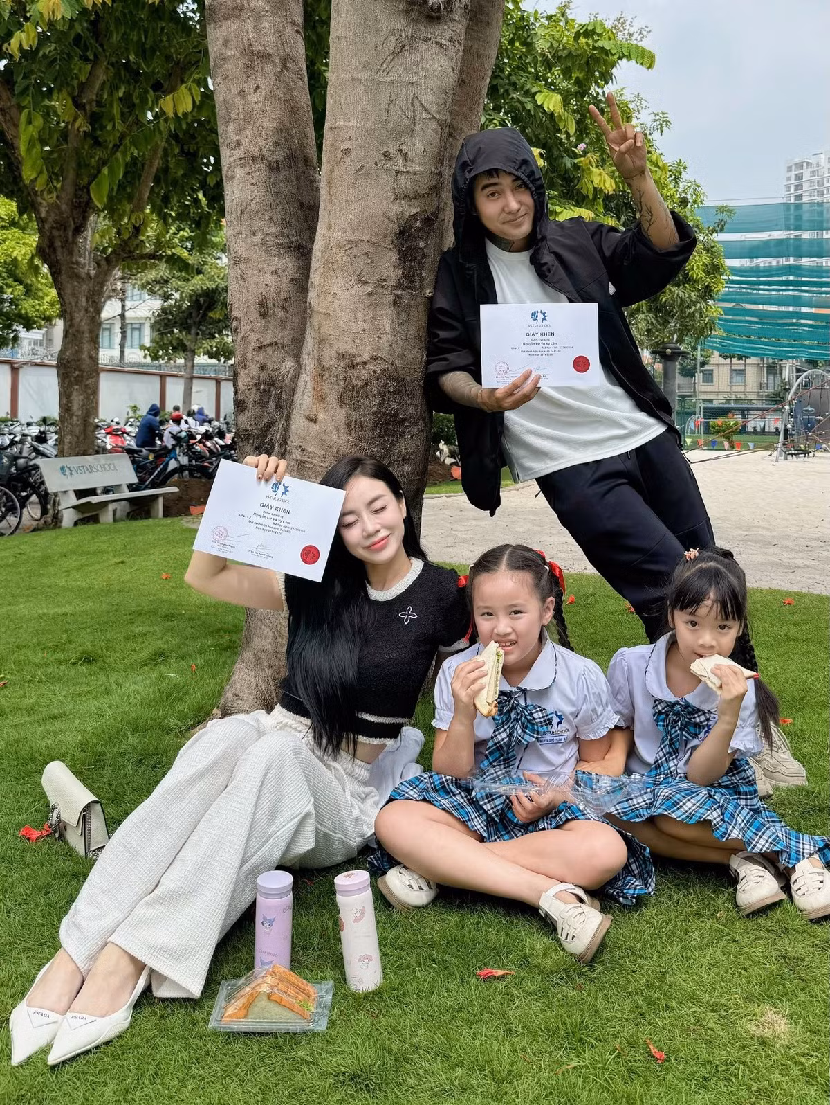 Đạt G và Cindy Lư gặp nhau lần đầu vào tháng 9/2020 và bắt đầu hẹn hò từ tháng 5/2021.