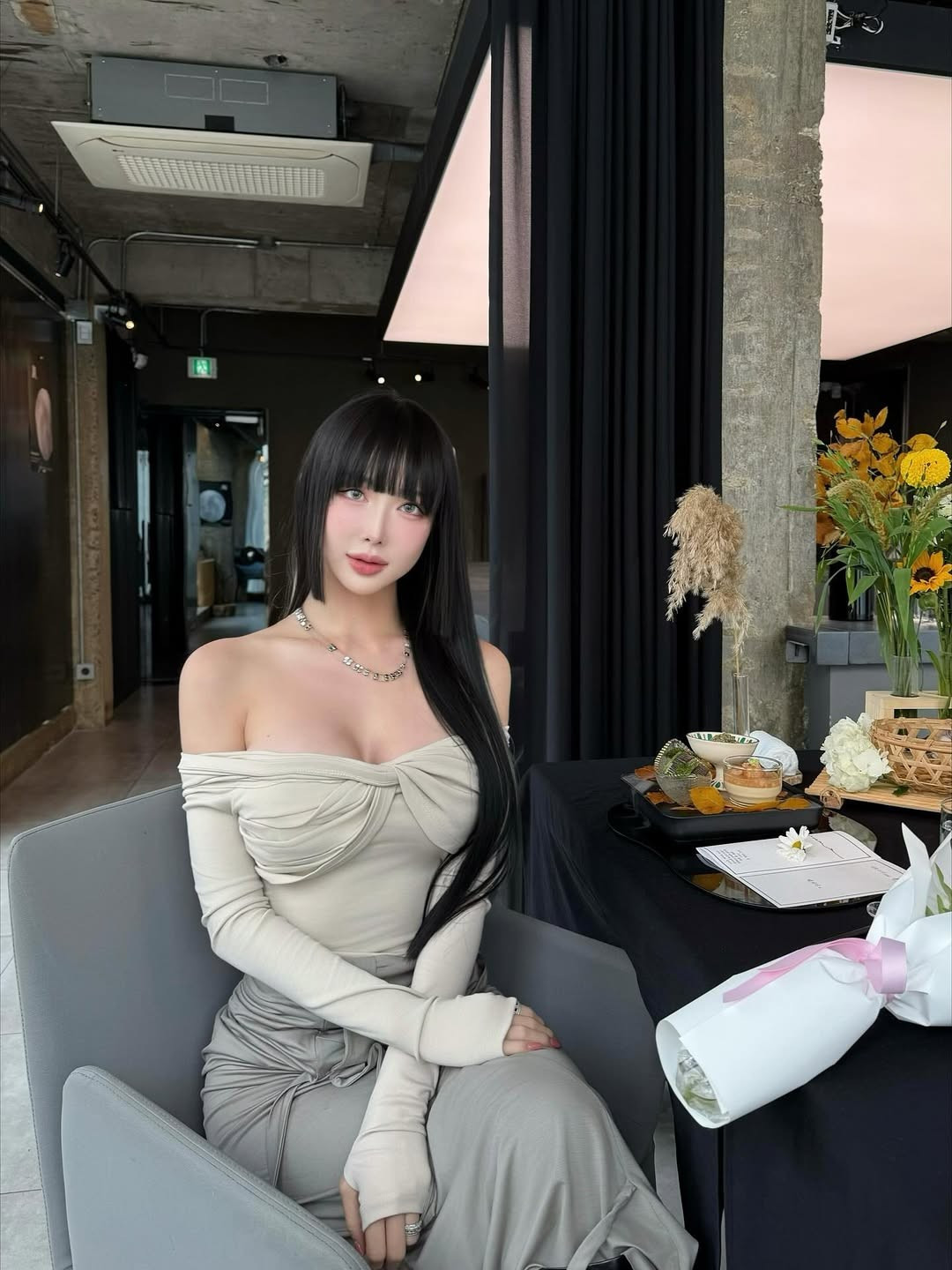 Luna Kim hiện đang là một trong những nữ DJ/Producer được yêu thích tại Hàn Quốc và được chú ý ở châu Á nhờ nhan sắc cuốn hút, phong cách trình diễn tự tin và khí chất "bốc lửa". (Ảnh: FBNV)