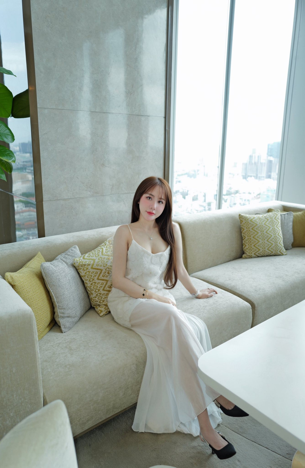 Không chỉ tài năng, Lê Tuyết Anh còn được yêu mến bởi vẻ ngoài xinh đẹp và thân hình cực phẩm. (Ảnh: FBNV)