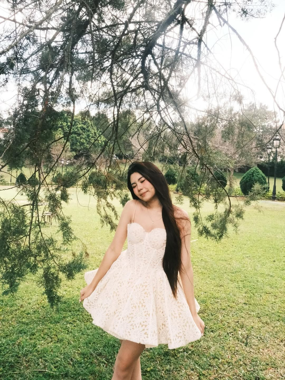 Khác với vẻ đẹp dịu dàng, cổ điển của chị gái Lọ Lem, Hạt Dẻ lại mang một nét cuốn hút rất riêng, cô nàng vừa có chút lém lỉnh, vừa hiện đại nhưng cũng không kém phần ngọt ngào. (Ảnh: IGNV)