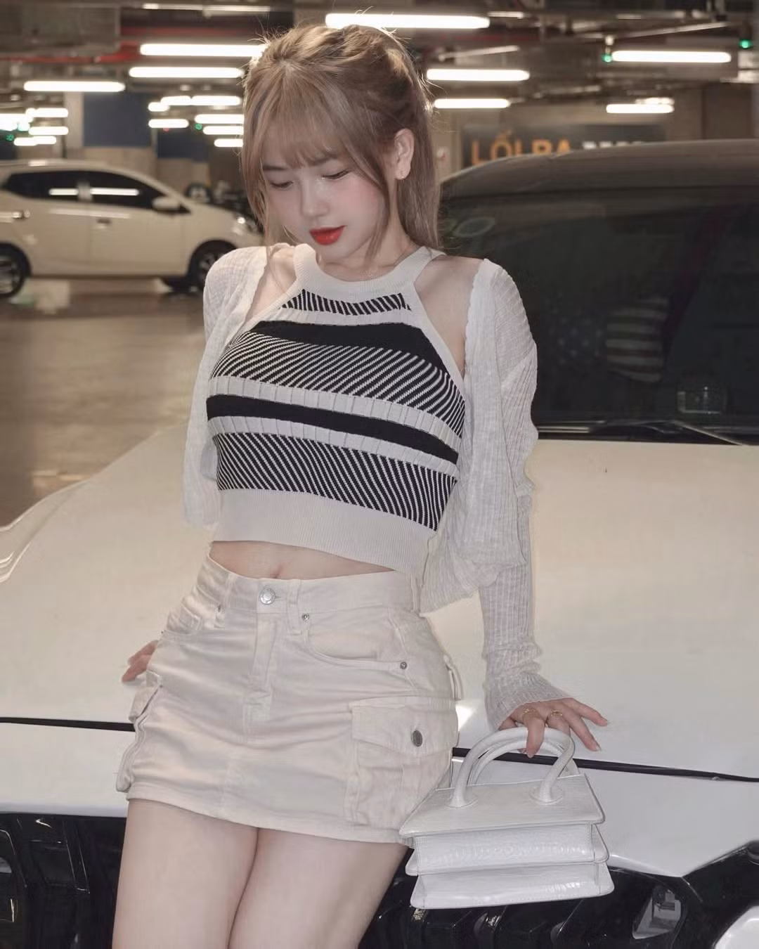 Với thần thái tự tin và gu thời trang ngày càng lên tay, Thùy Trang đang dần khẳng định vị trí của mình trên mạng xã hội. Mỗi lần xuất hiện cô nàng đều trở thành tâm điểm chú ý.