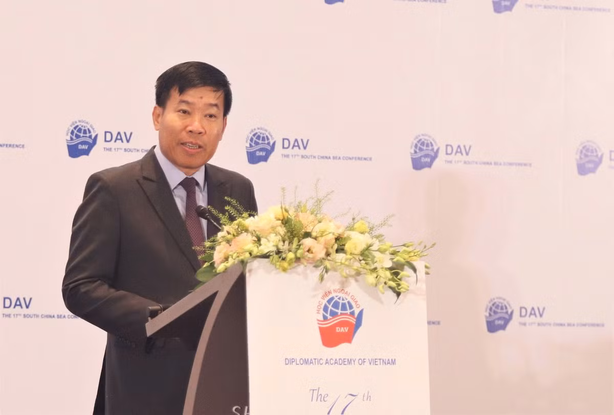 Thứ trưởng Bộ Ngoại giao Nguyễn Mạnh Cường phát biểu khai mạc hội thảo.