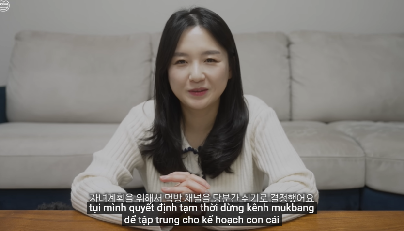 Vào ngày 4/1/2026, Hamzy đã đăng tải một video với tiêu đề mang tính chất thông báo quan trọng. Khác với phong cách ăn uống thường thấy, cô xuất hiện để trải lòng về dự định cá nhân. Nữ YouTuber cho biết cô sẽ tạm dừng kênh Mukbang chính để tập trung cho những mục tiêu quan trọng hơn trong cuộc đời.