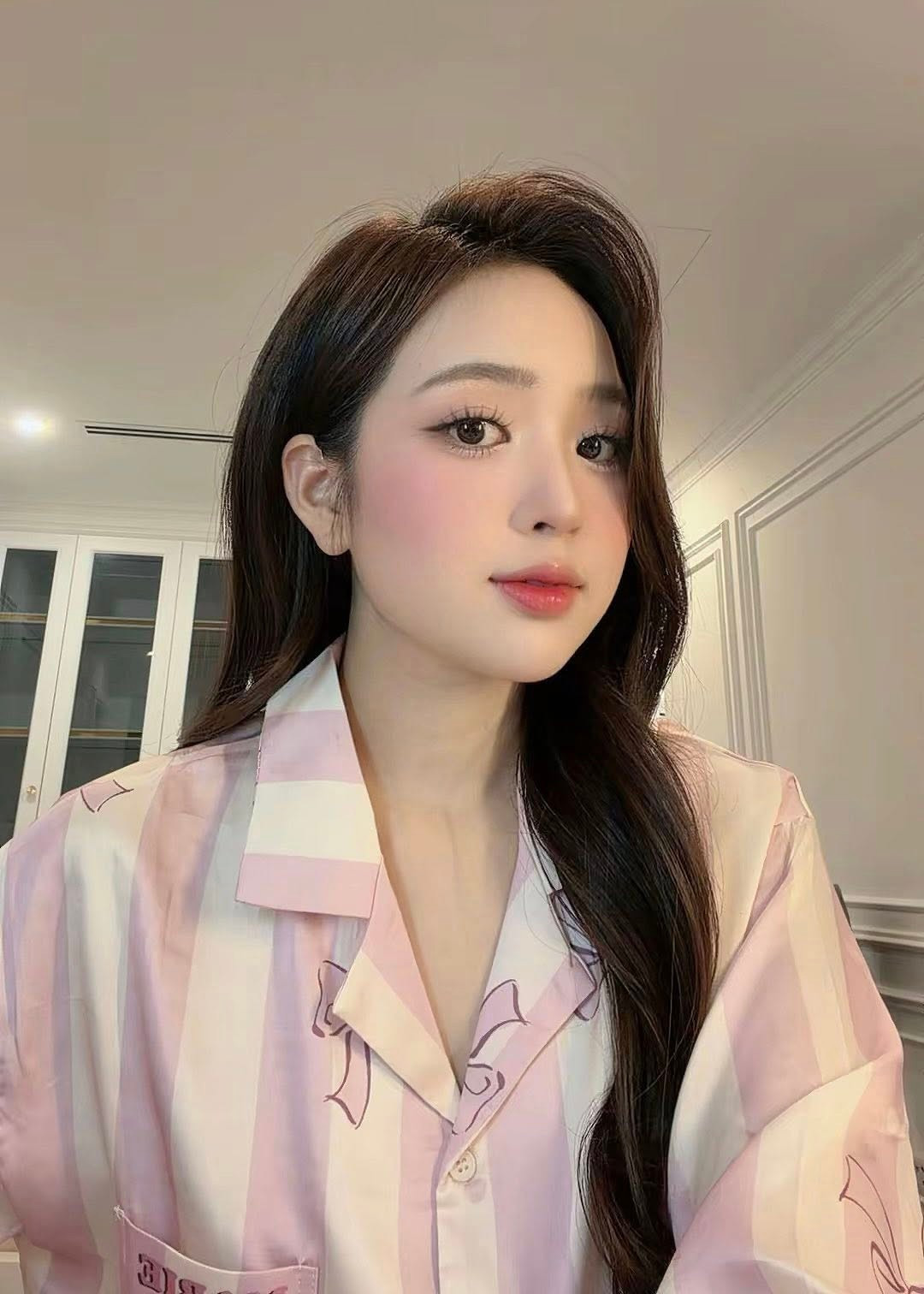 Dưới các bài đăng của cô nàng, rất nhiều người hâm mộ đã để lại những lời khen "có cánh" cho vóc dáng ngày càng thăng hạng của hot girl Hà thành. (Ảnh: IGNV)