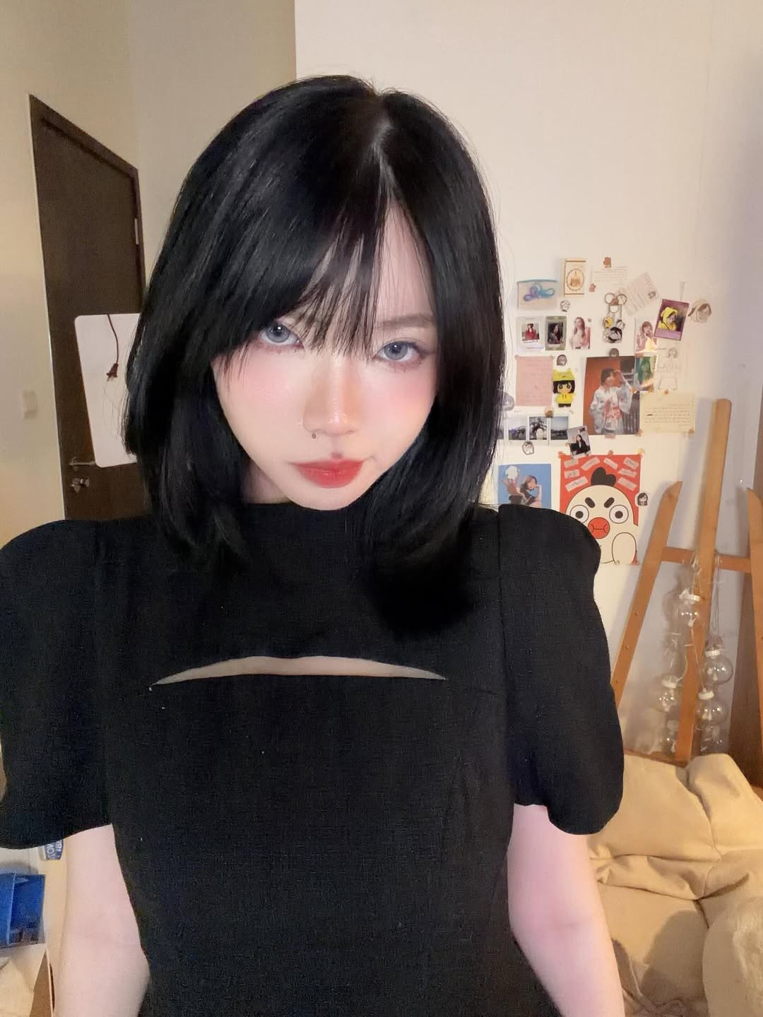 Sự nổi tiếng của Du Phong Linh không chỉ đến từ tài năng chơi game mà còn từ tính cách có phần "vô tri" một cách đáng yêu. Tính cách thoải mái, vui vẻ chính là sức hút giúp cô nàng thu hút lượng người hâm mộ khổng lồ. (Ảnh: IGNV)