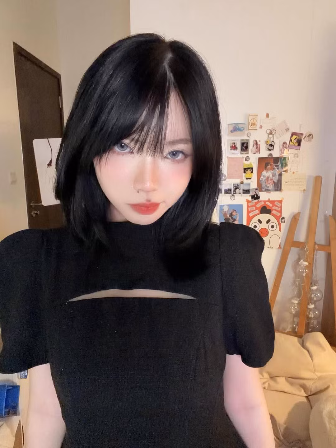 Sự nổi tiếng của Du Phong Linh không chỉ đến từ tài năng chơi game mà còn từ tính cách có phần "vô tri" một cách đáng yêu. Tính cách thoải mái, vui vẻ chính là sức hút giúp cô nàng thu hút lượng người hâm mộ khổng lồ. (Ảnh: IGNV)