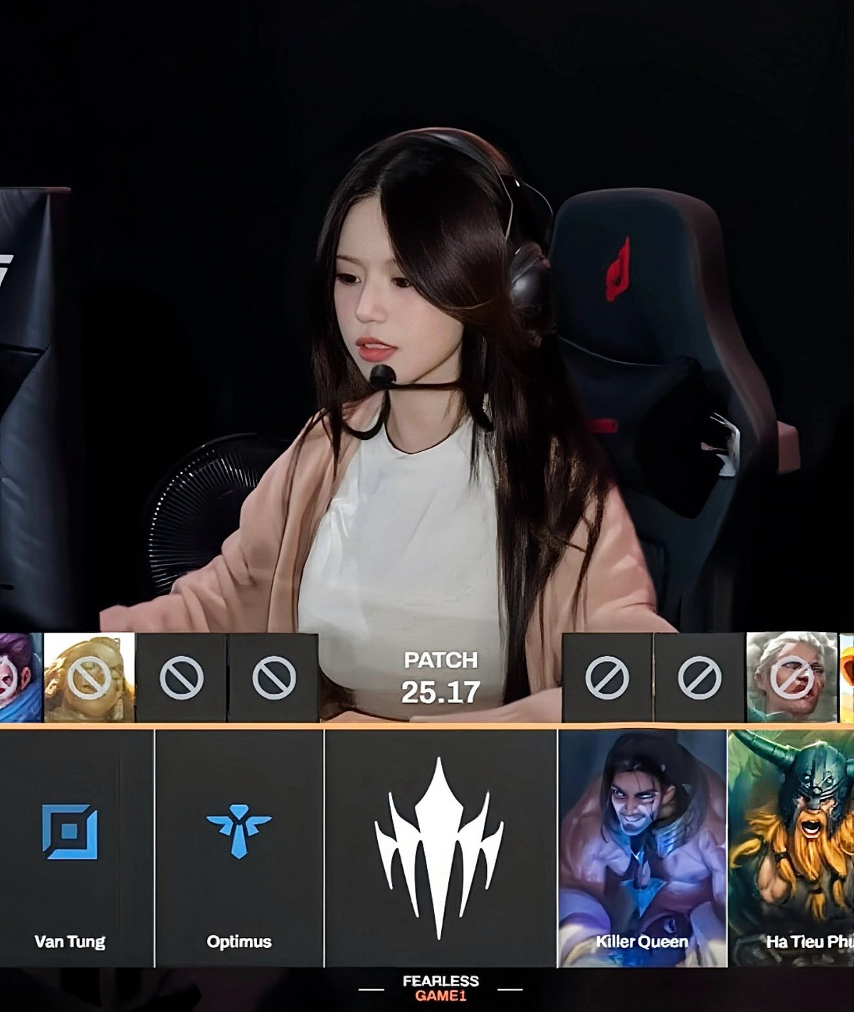 Nhiều người hâm mộ còn bình luận hài hước, ví von rằng chỉ cần YuGi khóc, đối thủ cũng sẽ "ra dỗ" và nhường cô thắng. (Ảnh: FBNV)