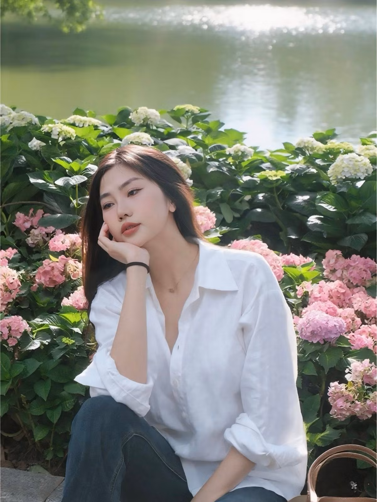 Không chỉ là nơi chụp ảnh, đây còn là điểm đến lý tưởng để mọi người dạo chơi, hít thở không khí trong lành và tận hưởng vẻ đẹp của Hà Nội vào những ngày đầu thu. (Ảnh: Tổng hợp)