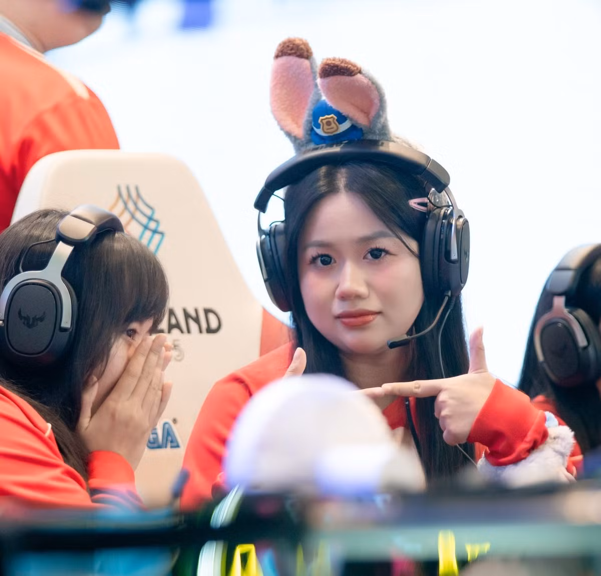 Tại SEA Games 33 diễn ra tại Thái Lan vừa qua, Đỗ Kỳ Duyên cùng các đồng đội trong đội tuyển Liên Quân Mobile nữ Việt Nam đã lập nên kỳ tích vô tiền khoáng hậu. (Ảnh: FBNV)