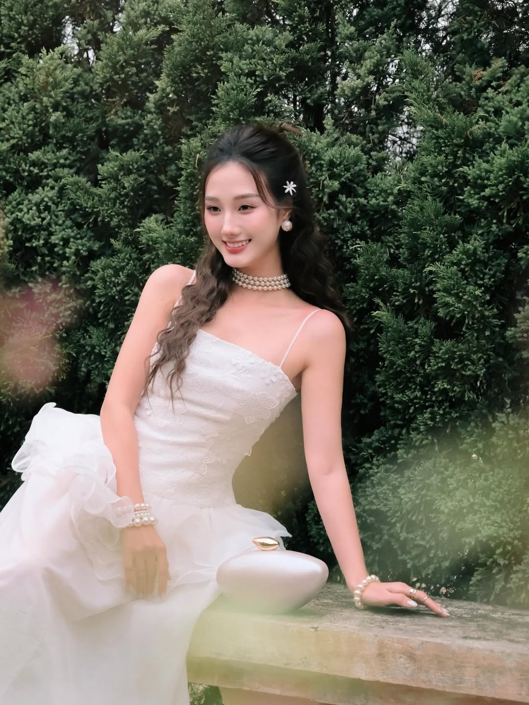 Gương mặt thanh tú với những đường nét hài hòa, đặc biệt là nụ cười rạng rỡ, chính là "vũ khí" giúp Khánh Ly tỏa sáng trong mọi khung hình. (Ảnh: IGNV)