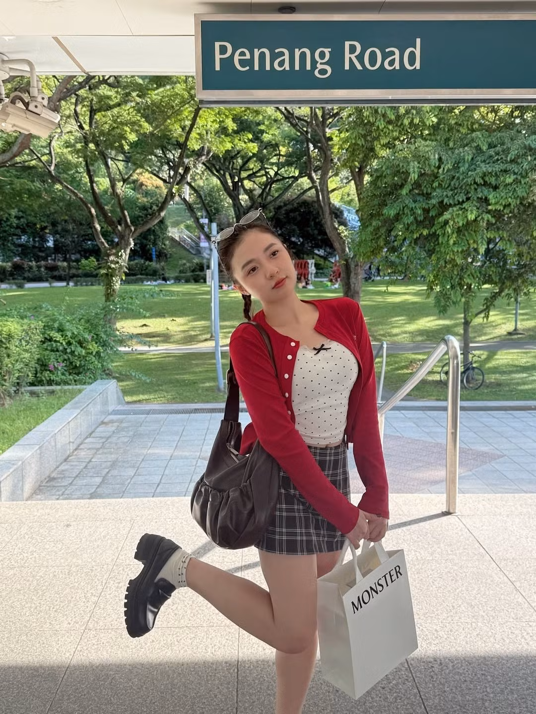 Trên trang cá nhân của mình, nữ MC cũng hé lộ những dự định cô nàng đang ấp ủ trong thời gian tới. Điều này khiến nhiều người hâm mộ có phần lo lắng khi cô nàng không thể đồng hành quá thường xuyên với Liên Quân, tuy nhiên cộng đồng fan đều tỏ ý ủng hộ cô nàng. (Ảnh: IGNV)