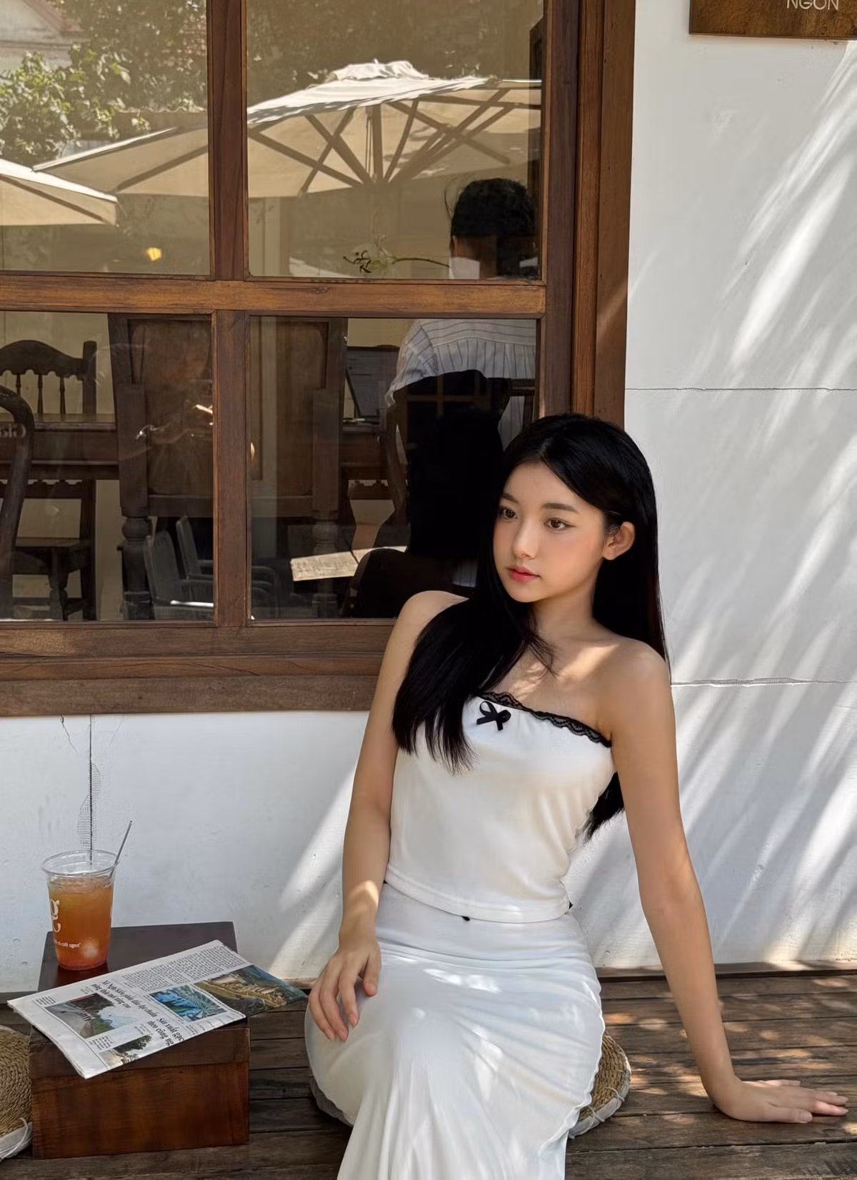 Ngoài sáng tạo nội dung, cô nàng cũng là mẫu ảnh được săn đón nhờ ngoại hình nổi bật. Hình ảnh Quỳnh Trương gắn liền với concept trong trẻo, ngọt ngào. (Ảnh: FBNV)