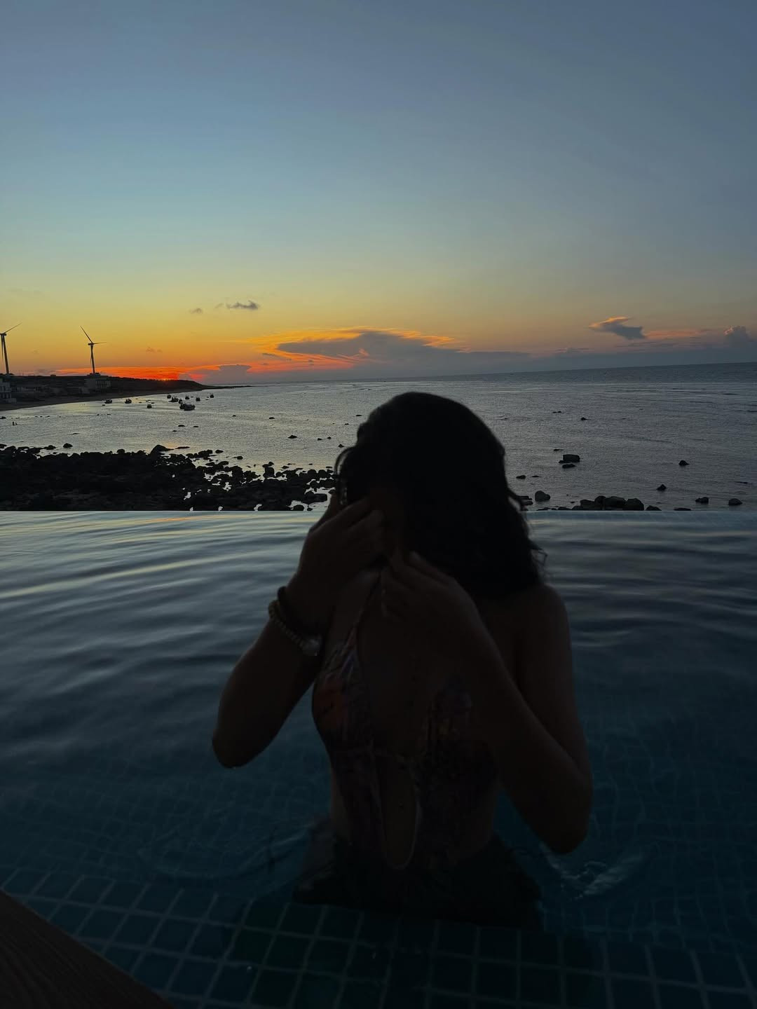 Sự thay đổi tích cực này đã giúp Xuân Ca trở nên tự tin hơn, mạnh dạn thử nghiệm nhiều phong cách thời trang và makeup khác nhau, không ngại khoe lợi thế thân hình trong từng khoảnh khắc. (Ảnh: IGNV)