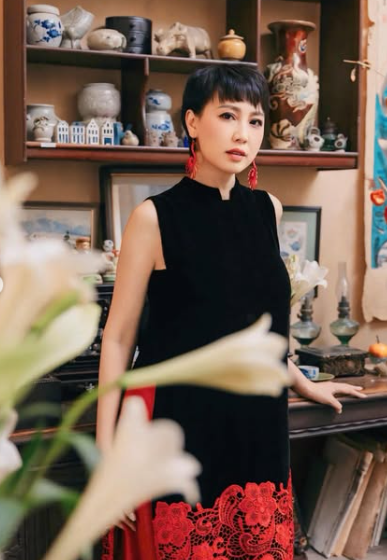 Thậm chí, khi đứng chung khung hình với con gái là Top 10 Hoa hậu Việt Nam - Doãn Hải My, nhiều người còn nhận xét trông họ chẳng khác nào hai chị em. (Ảnh IGNV)