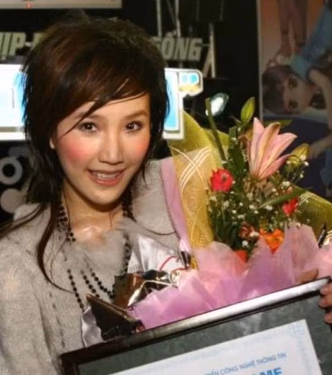 Bảo Thy là một trong những nghệ sĩ tiên phong của dòng nhạc teen-pop Việt Nam. Cô bắt đầu được biết đến rộng rãi từ cuộc thi Miss Audition 2006 với những bản hit đình đám như Please Tell Me Why và 10 Minutes.