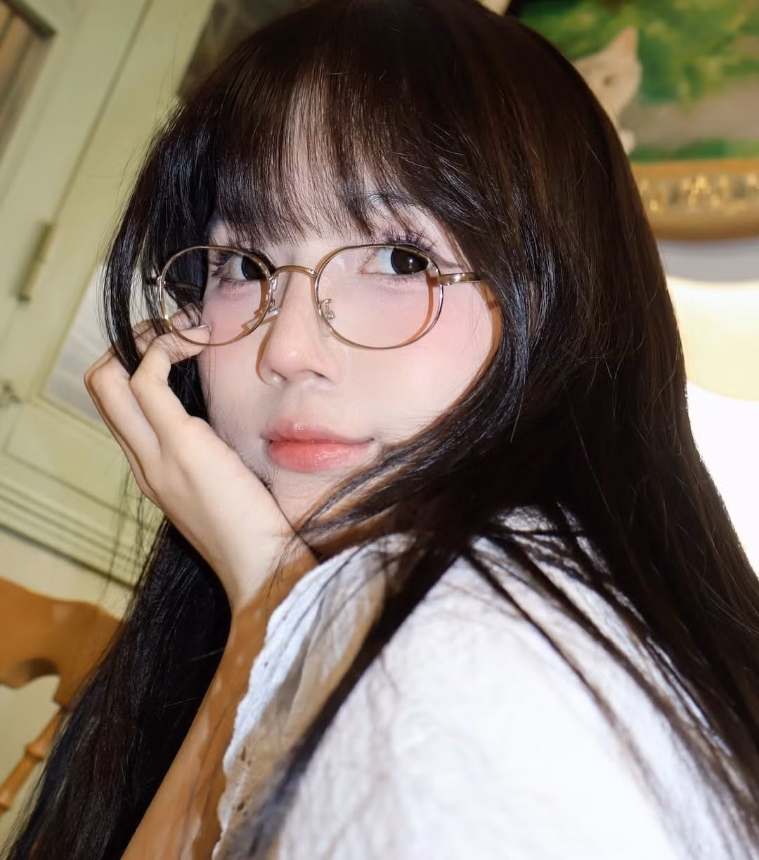 Được biết Pun có tên thật là Phạm Diễm Quỳnh, hiện đang sinh sống ở Hà Nội. Cô nàng nổi tiếng với niềm đam mê váy Lolita bồng bềnh kiểu công chúa,