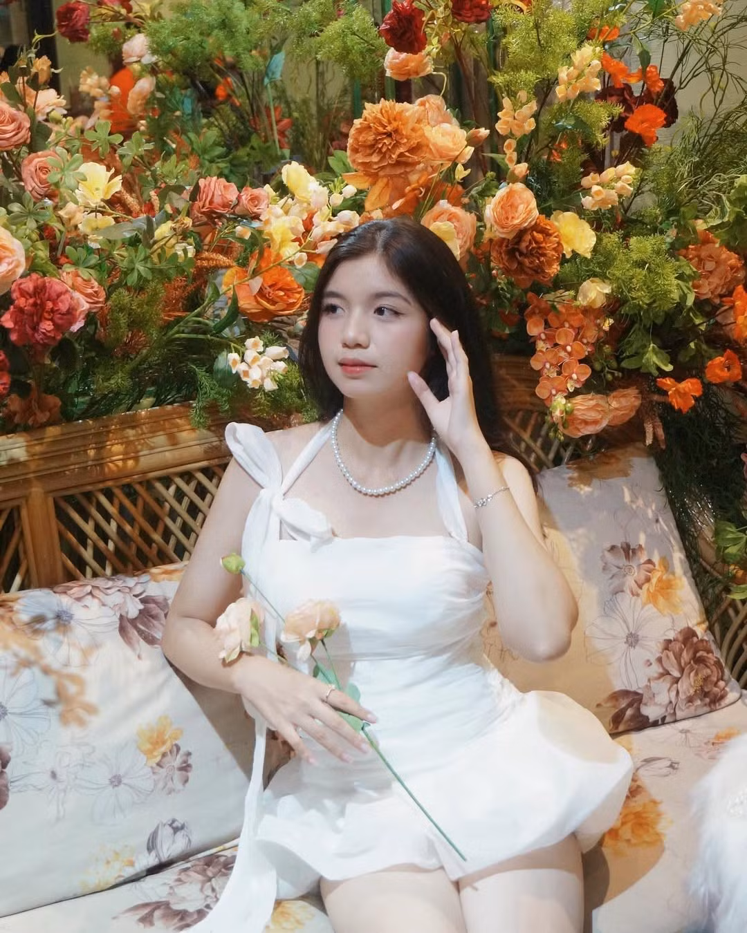 Loạt ảnh mùa lễ hội này không chỉ là món quà dành tặng người hâm mộ mà còn khẳng định sức hút bền bỉ của nàng "hot girl cảnh sát". (Ảnh: IGNV)