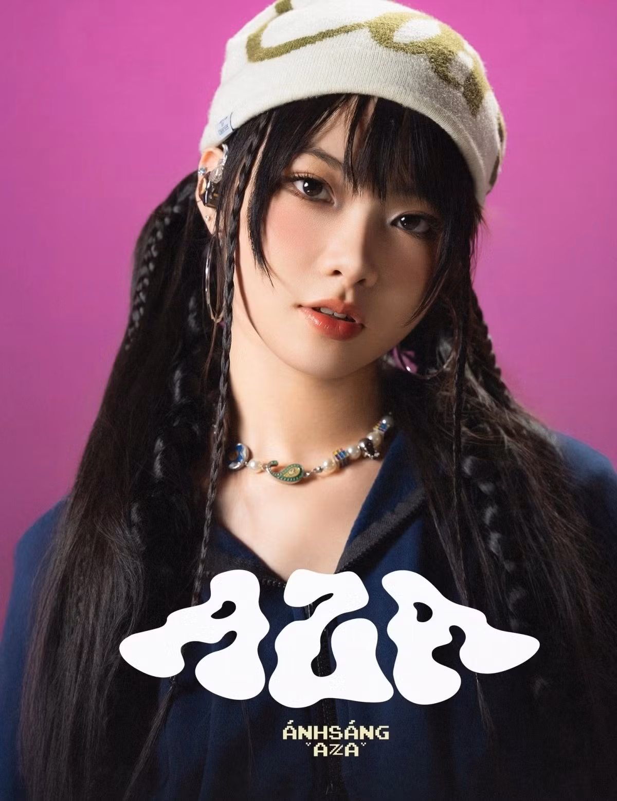 Ánh Sáng AZA (Nguyễn Lê Ngọc Ánh Sáng, SN 2006, TP.HCM) là thí sinh nhỏ tuổi nhất chương trình "Em xinh say hi" năm nay. Cô nàng gây ấn tượng với nguồn năng lượng nhiệt huyết, tinh thần trẻ trung cùng khả năng ca hát lẫn vũ đạo ấn tượng.