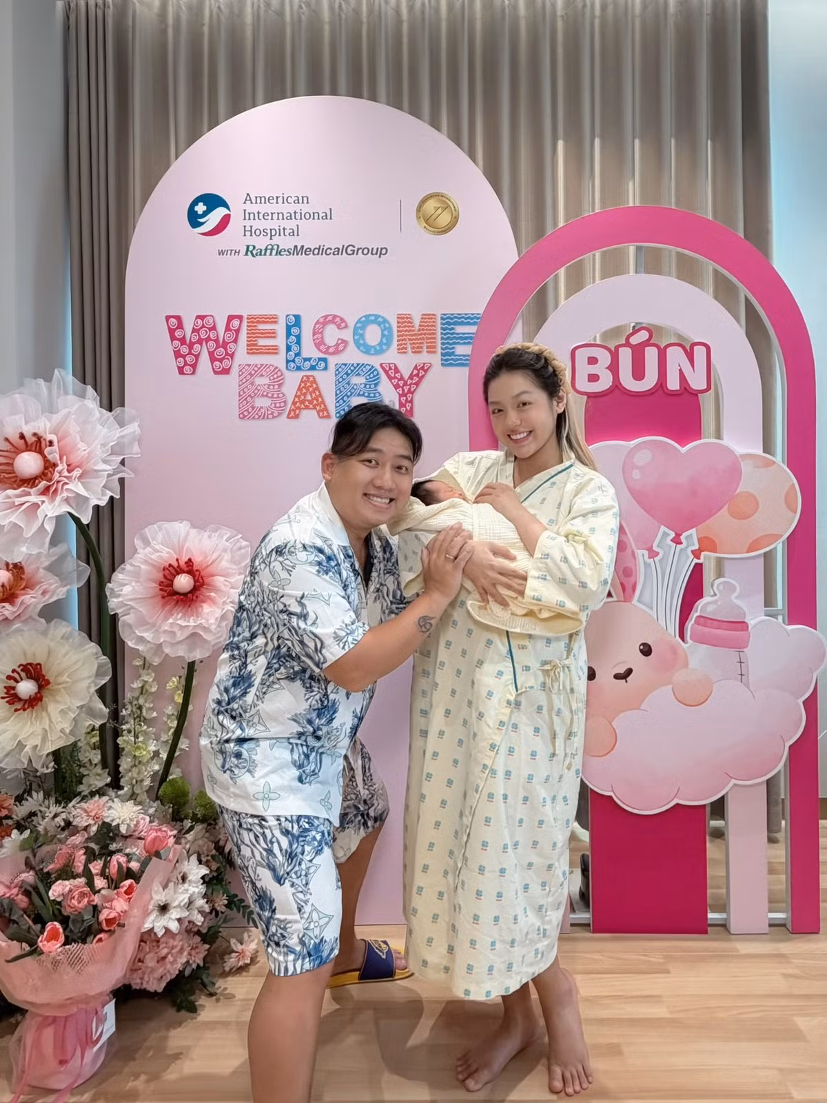 Nhiều người nhận xét, dù vừa trải qua cơn vượt cạn nhưng nhan sắc của mẹ bỉm sữa Thanh Tâm vẫn vô cùng tươi tắn và rạng rỡ. (Ảnh: FBNV)