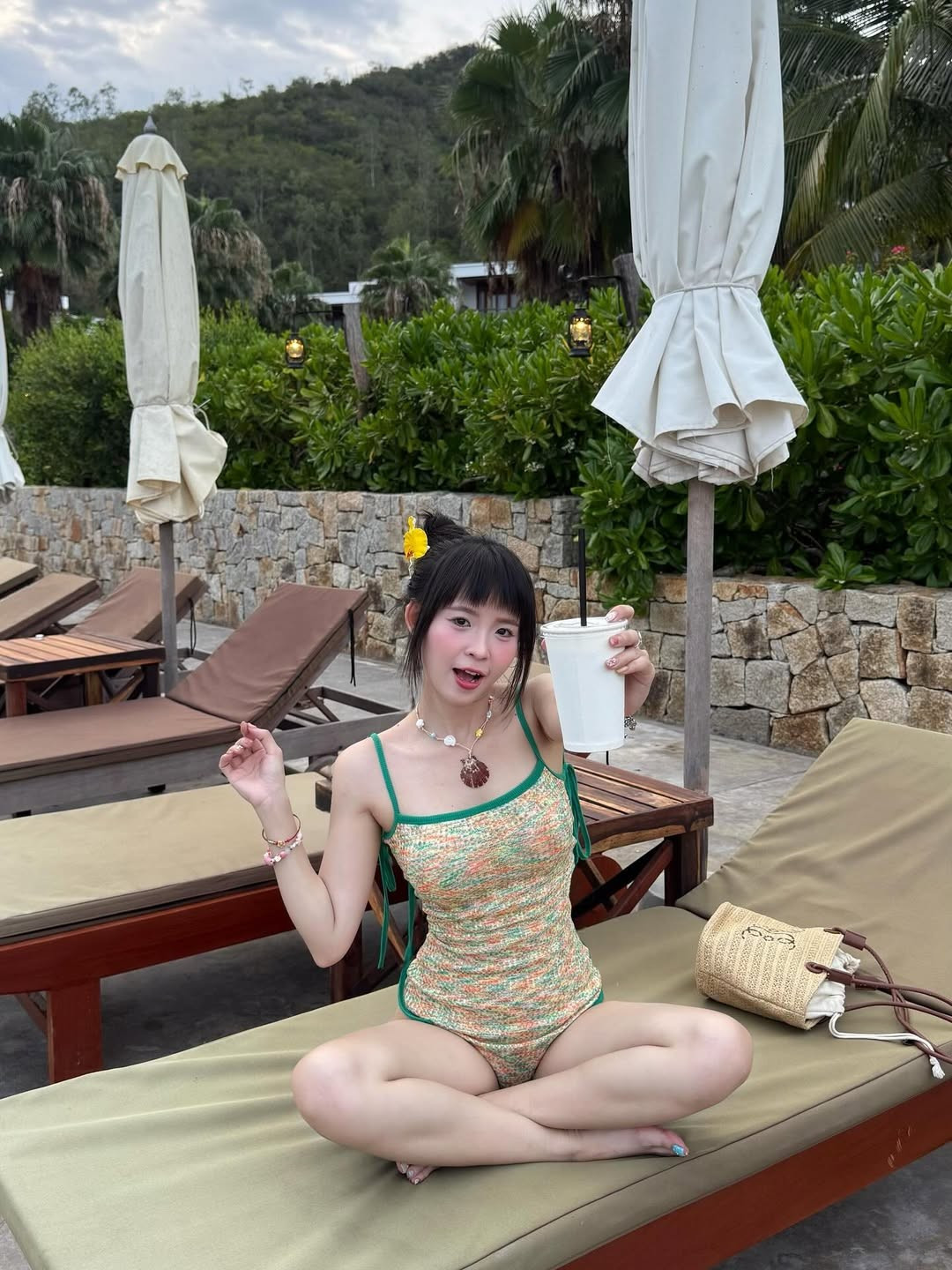 Khác với hình tượng tinh nghịch, đáng yêu trong các sản phẩm trên YouTube, Thúy Kiều đã cho thấy một khía cạnh hoàn toàn mới, trưởng thành và quyến rũ hơn. (Ảnh: IGNV)