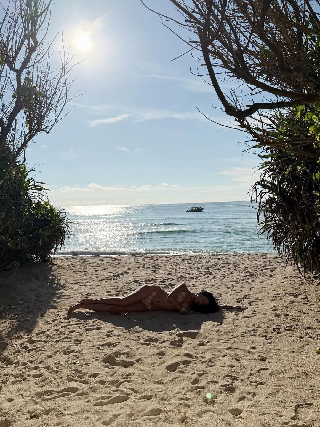 Không ngại công khai về việc phẫu thuật thẩm mỹ, Xuân Ca chia sẻ rằng sự thay đổi này đã giúp cô trở nên tự tin hơn, mạnh dạn thể hiện bản thân qua những bộ ảnh và video táo bạo. (Ảnh: IGNV)