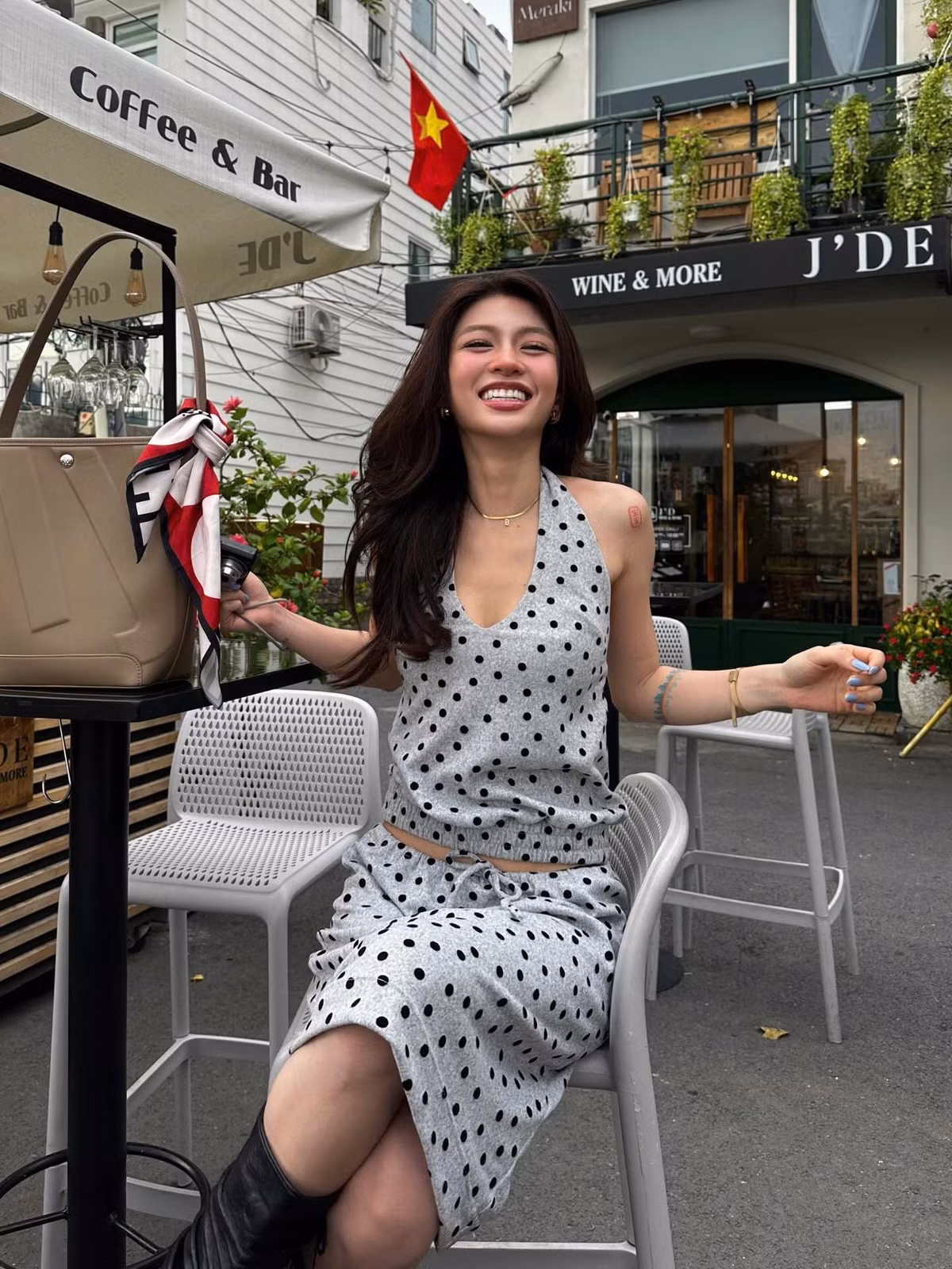 Ngoài visual xinh đẹp, sắc sảo, gu thời trang siêu phá cách và cá tính của cô bạn mới chính là điểm thu hút nhất. (Ảnh: IGNV)