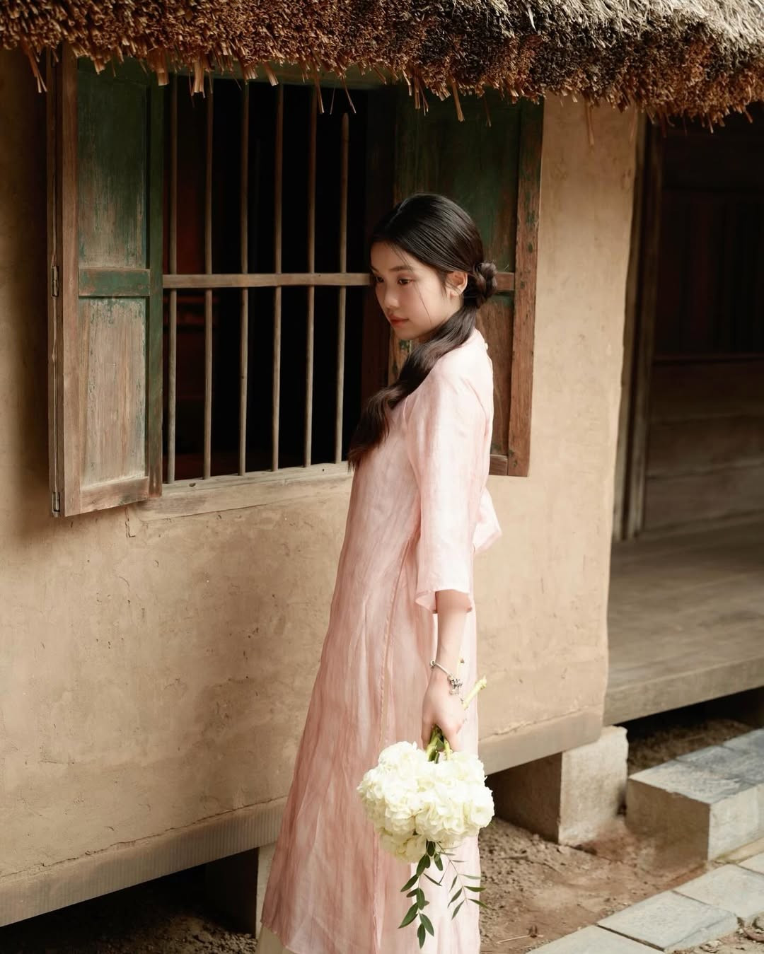 Được biết đến là một nhà sáng tạo nội dung sở hữu nụ cười duyên và nhan sắc xinh đẹp, Trịnh Hà Vi là một trong những nàng hot girl thu hút rất nhiều sự chú ý trên mạng xã hội, đặc biệt là giới trẻ. (Ảnh: IGNV)