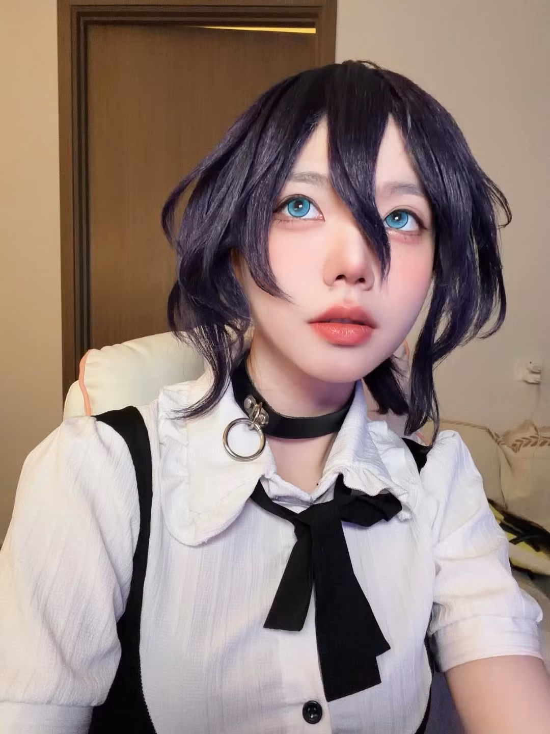 Việc lựa chọn cosplay Reze - một trong những waifu được yêu thích nhất trong Chainsaw Man - cho thấy sự tinh tế và am hiểu cộng đồng của Remind. Không cần quá hở hang hay cầu kỳ, chính nét đẹp trong trẻo kết hợp với phong cách gothic nhẹ nhàng đã giúp cô nàng ghi điểm tuyệt đối. (Ảnh: IGNV)