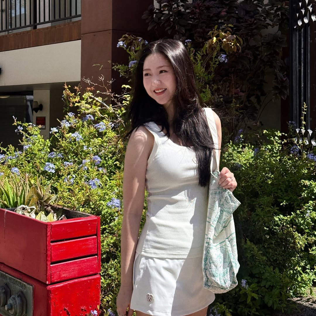 Trong ngày trọng đại, Hà My khiến nhiều người phải trầm trồ bởi nhan sắc cực ngọt ngào, cuốn hút, đậm vibe công chúa “xé truyện bước ra”. (Ảnh: @hamyyng)