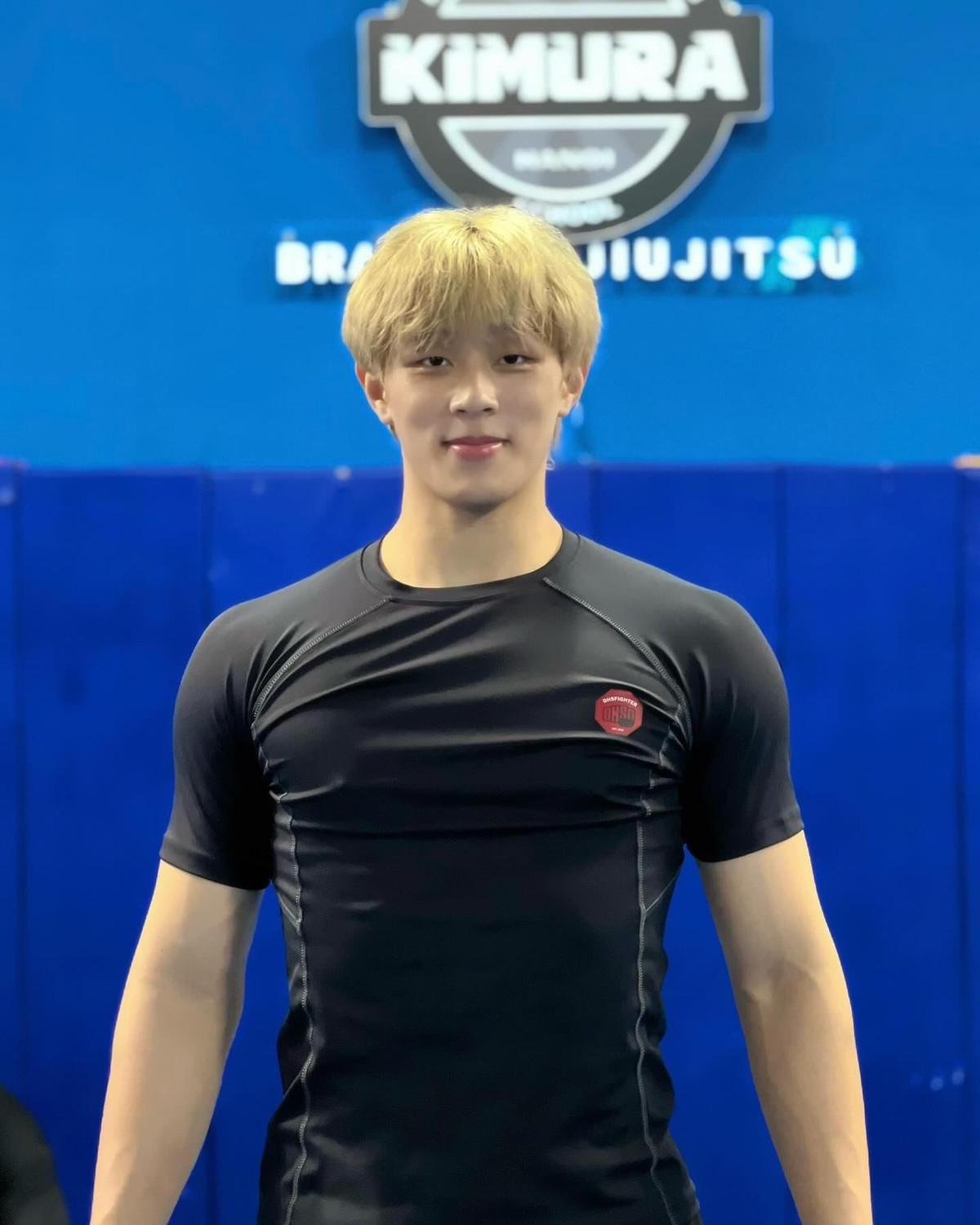 Không chỉ vậy, Tiến Triển còn liên tục giành được huy chương tại các đấu trường quốc tế uy tín như các giải thuộc Liên đoàn Jujitsu Châu Á (JAU) và JJIF World Cup Beach của Liên đoàn Jujitsu Quốc tế, cho thấy khả năng cạnh tranh xuyên lục địa. (Ảnh: FBNV)