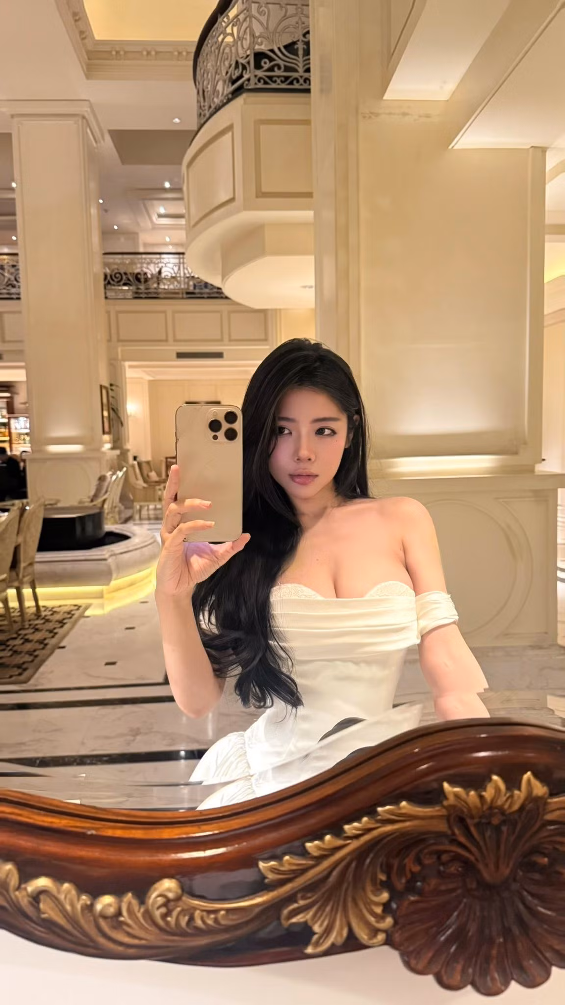 Khúc Thị Hương được biết đến với biệt danh Hương Tịt và được công chúng quan tâm bởi hành trình "dậy thì thành công" ấn tượng cùng phong cách thời trang táo bạo, cá tính. (Ảnh: FBNV)