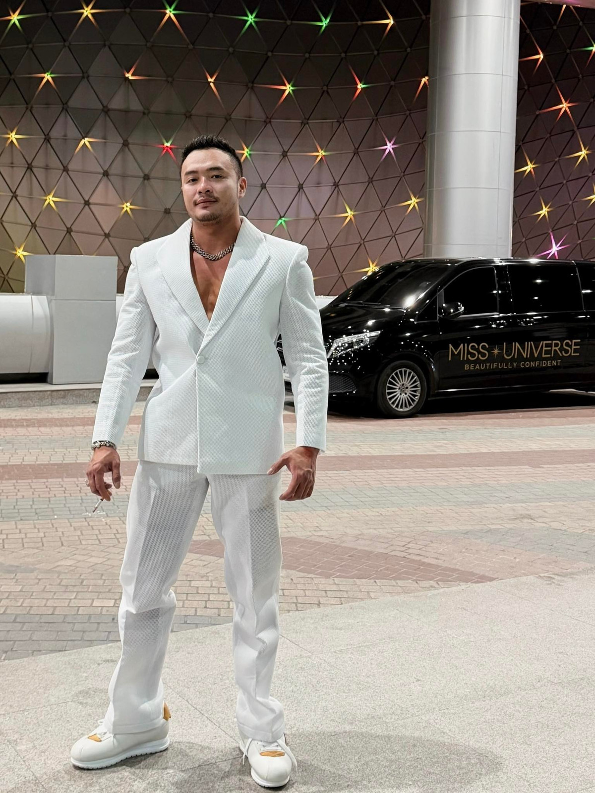 Được biết đến là một Tiktoker hài hước, duyên dáng, chính vậy nhiều người đặt dấu hỏi cho anh chàng khi thông báo cưới vợ không quá khó hiểu.