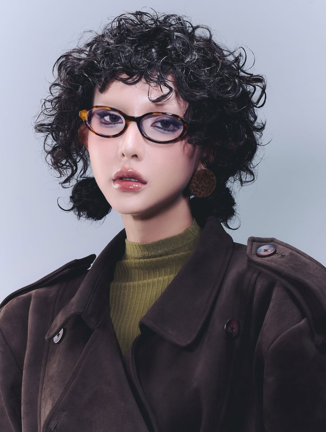 Bộ ảnh lần này không chỉ đơn thuần là khoe nhan sắc, mà còn cho thấy một Lâm Minh mạnh mẽ, bản lĩnh và không ngừng làm mới hình ảnh của mình. (Ảnh: IGNV)