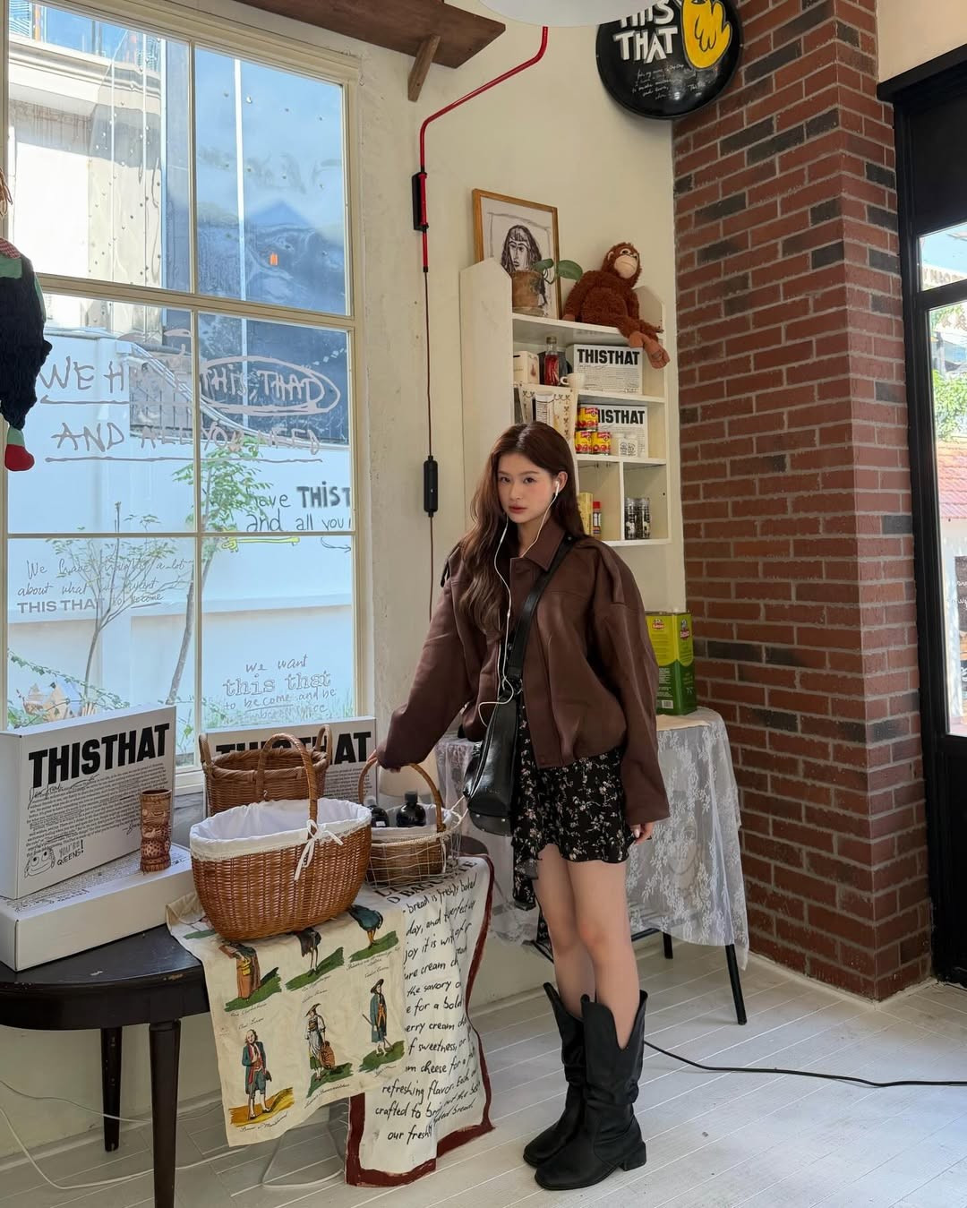 Có thể thấy, sức ảnh hưởng từ phong cách của nữ chính “Can This Love Be Translated?” là rất lớn. Những món đồ tưởng chừng như đơn giản như áo khoác dáng rộng hay váy hoa khi được kết hợp đúng cách sẽ tạo nên một tổng thể vô cùng thời thượng (Ảnh: IGNV)