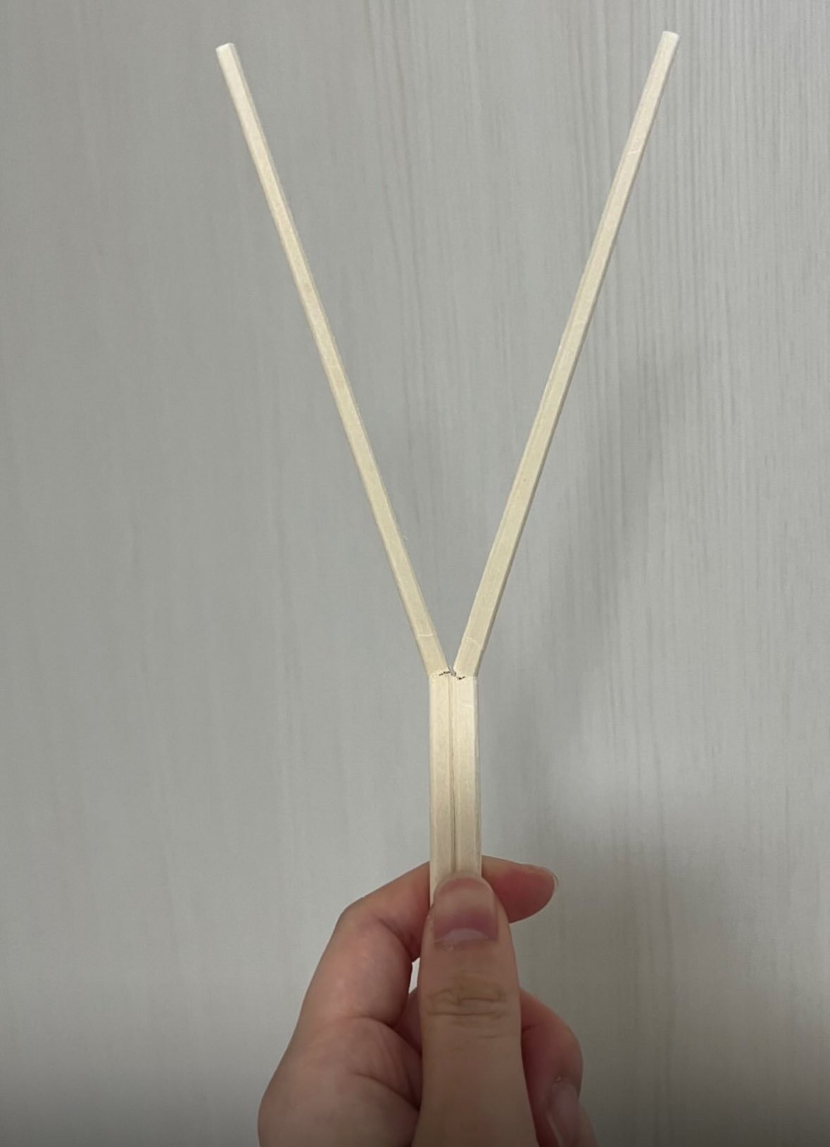 Một cú bẻ đũa "định mệnh" và cái kết...dùng tay bốc thức ăn.