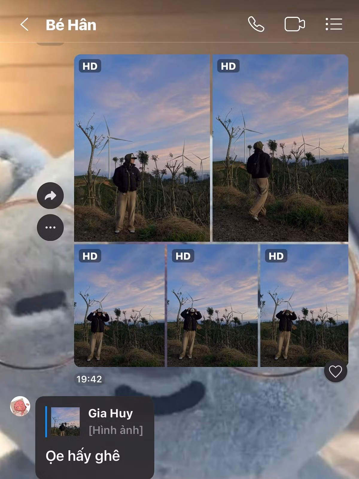 Sự kiên trì và nét ngây ngô của Hân khiến cư dân mạng không khỏi bật cười, nhiều người còn đùa rằng: "Đúng là chỉ có em gái mới dám 'vượt mặt' anh trai như thế".