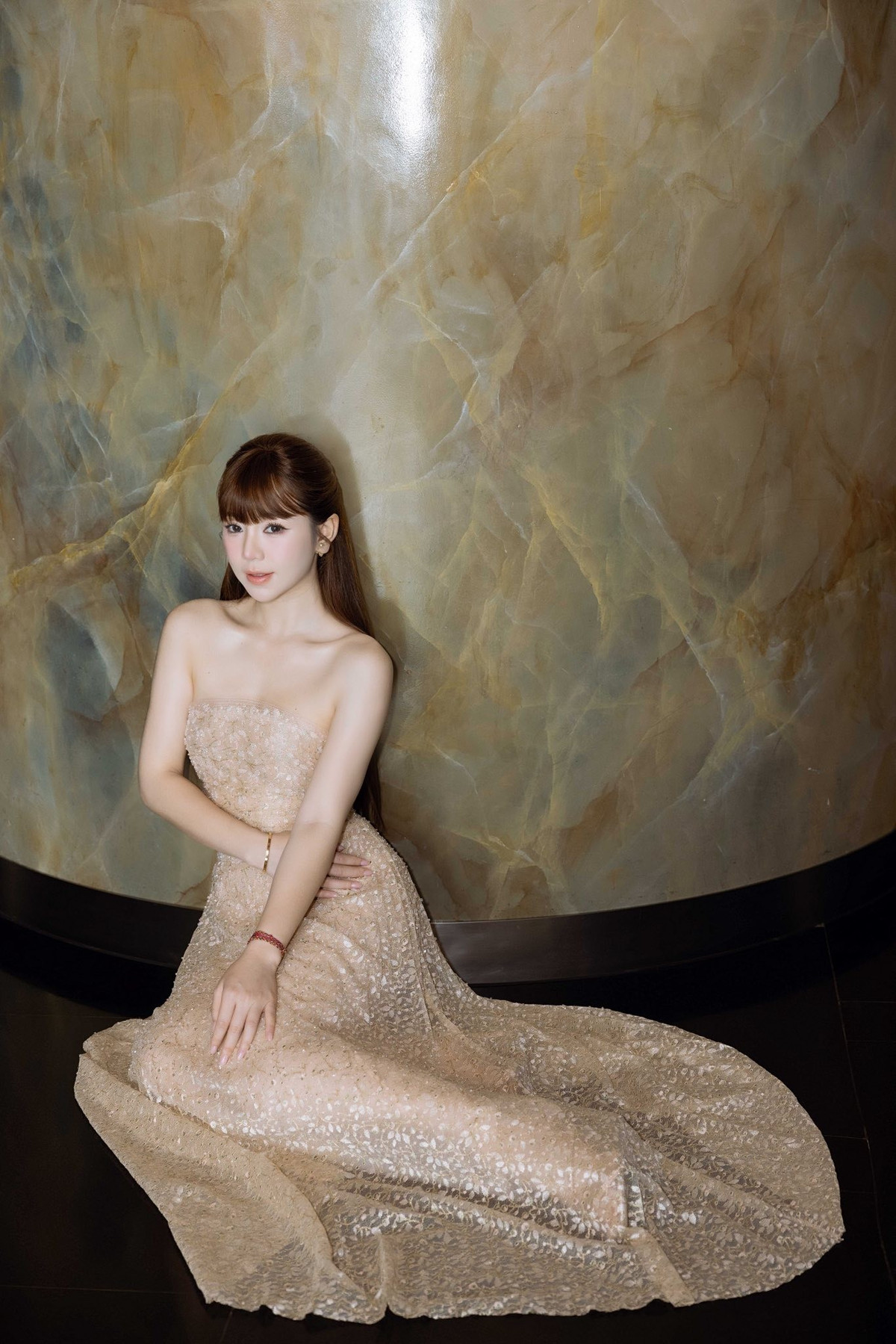 Từ cô sinh viên trường Đại học Sân khấu - Điện ảnh từng gây chú ý qua những vai diễn ngây thơ, trong trẻo, Quỳnh Kool giờ đây đã trở thành gương mặt quen thuộc của màn ảnh nhỏ.