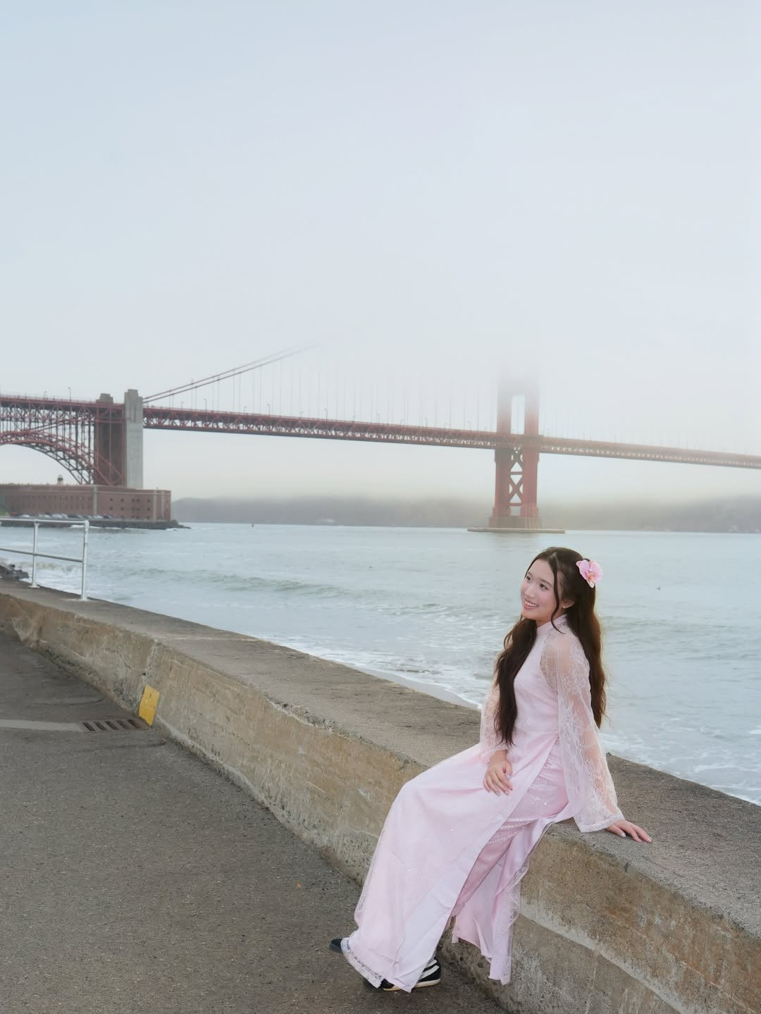 Bộ ảnh được thực hiện tại các địa điểm nổi tiếng nhất của San Francisco, tạo nên sự giao thoa văn hóa đầy thú vị. (Ảnh: IGNV)