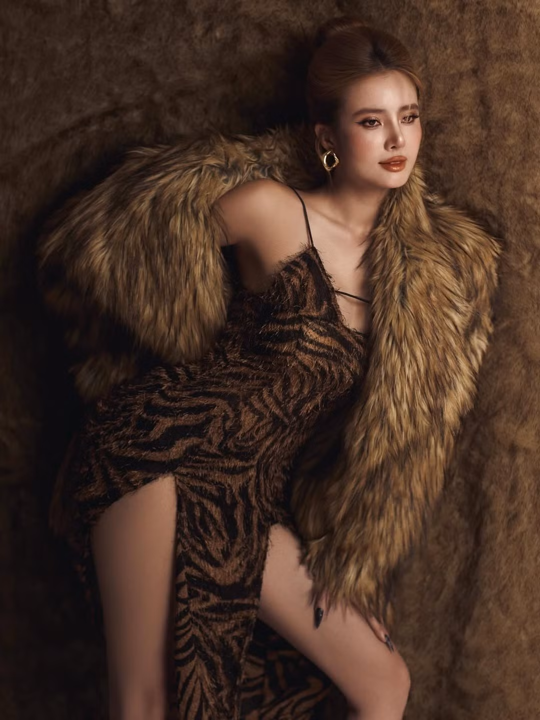 Trải qua 1 lần sinh nở, song em gái cựu cầu thủ Công Vinh vẫn giữ được vóc dáng gợi cảm vòng eo con kiến nhiều người mơ ước và đôi chân dài nuột nà. (Ảnh: IGNV)