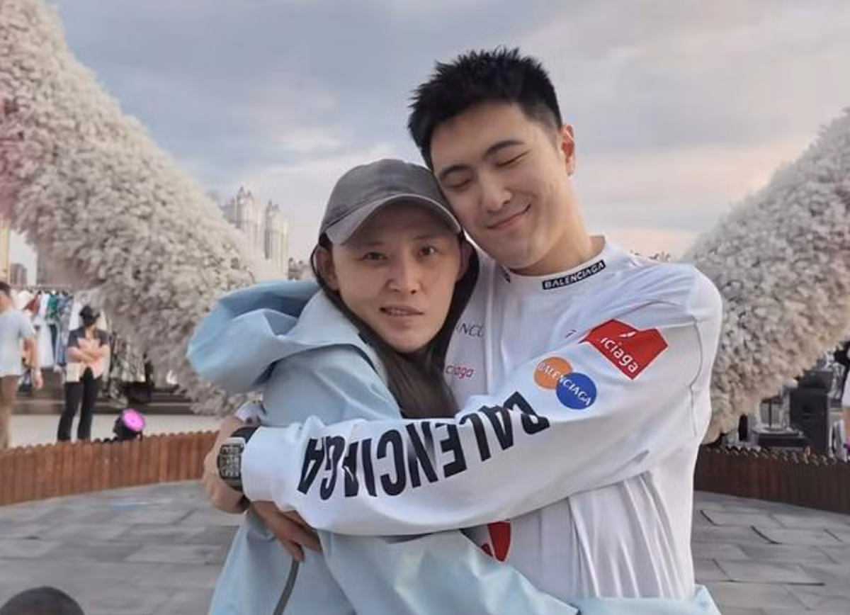 Song, biến cố không ngờ ập đến khi vào tháng 10/2024, nữ blogger bị đau đầu dữ dội, đi khám thì bác sĩ chẩn đoán mắc u thần kinh đệm ác tính - một loại ung thư não nguy hiểm. (Ảnh: LINE TODAY)