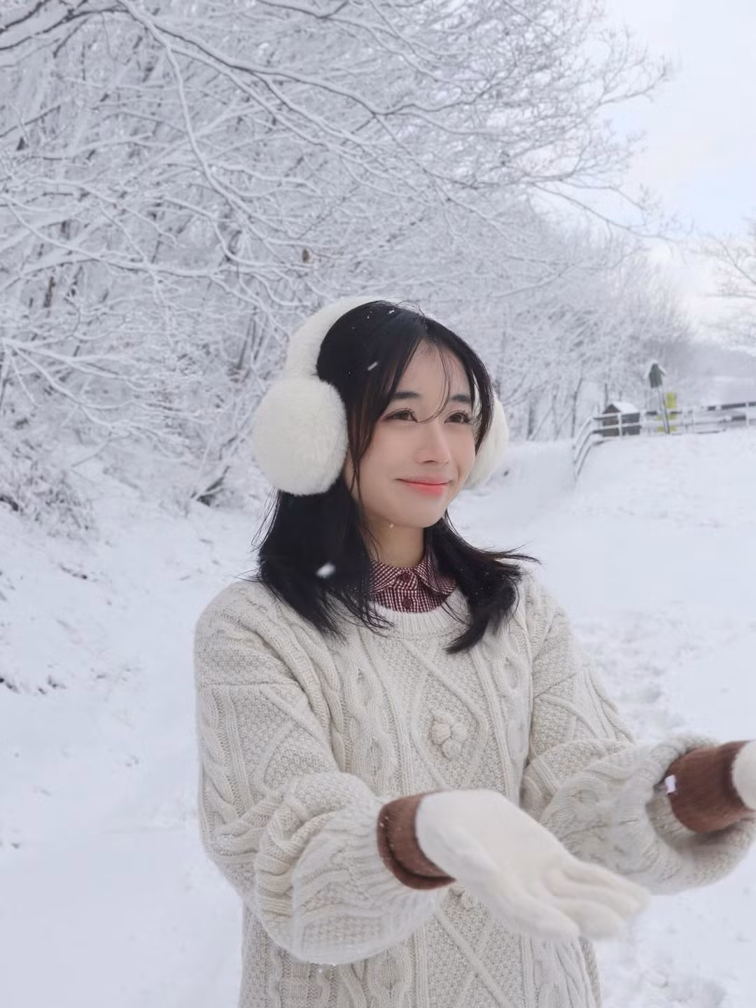 Nhiều người hâm mộ đã để lại bình luận không tiếc lời khen ngợi: "Cổ đẹp quá", "má ơi xinh quá", "xinh xỉu luôn chị ơi". (Ảnh: IGNV)