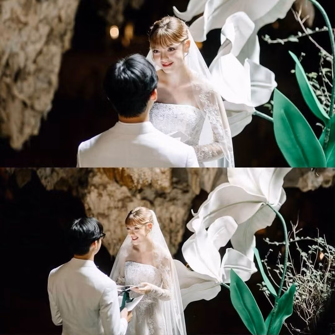 Mới đây, loạt ảnh cưới tuyệt đẹp của một cặp đôi đang chiếm sóng mạng xã hội với vô số lời khen ngợi. Đây là bộ ảnh của cặp đôi chú rể Niên (người Việt Nam) và cô dâu Katia (người Nga), được thực hiện tại một địa điểm vô cùng độc đáo: hang Ngọc Rồng, Quảng Ninh, Việt Nam.(Ảnh: Niên và Katia)