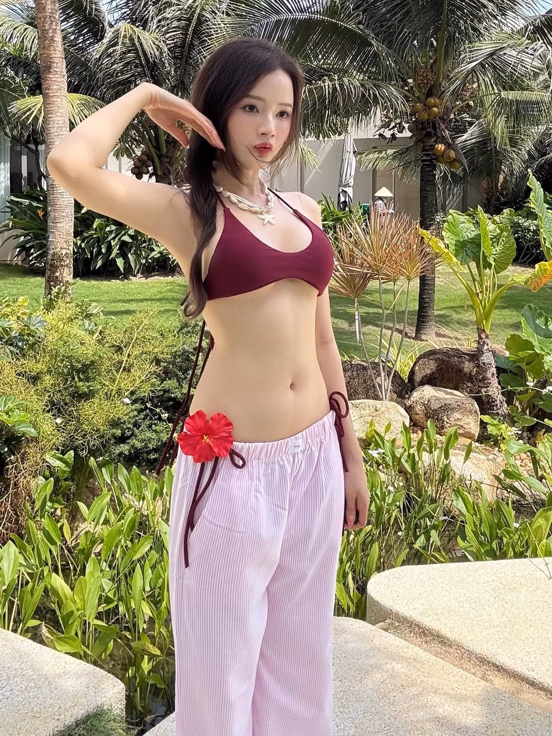 Sự thành công và vẻ đẹp "bất biến với thời gian" của Lê Lý Lan Hương đã chứng minh rằng, cô không chỉ là một hiện tượng mạng thoáng qua mà còn là một cô gái tài năng, bản lĩnh và luôn nỗ lực hoàn thiện bản thân. (Ảnh: FBNV)