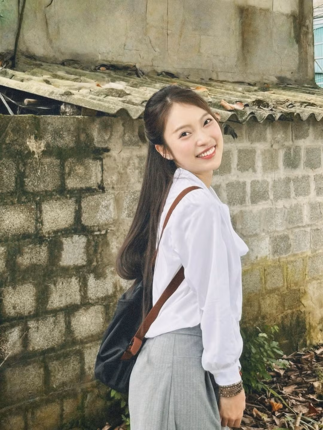 Từ một hiện tượng mạng với những clip học tiếng Anh viral, Khánh Vy đã trở thành một trong những MC trẻ được yêu thích nhất hiện tại. (Ảnh: IGNV)