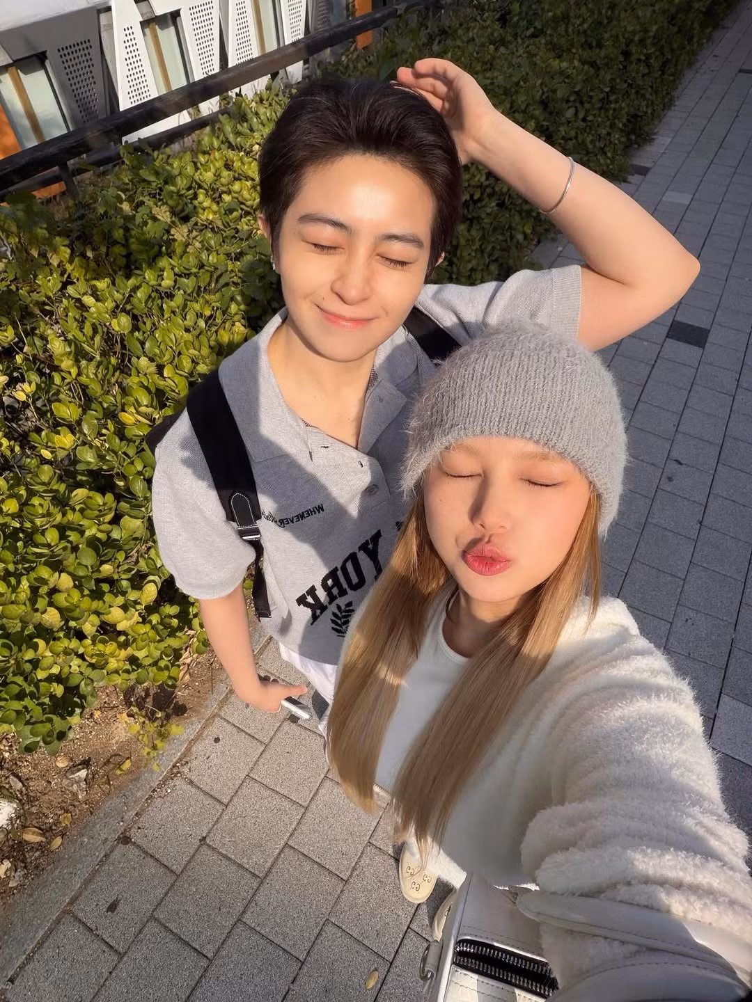 Mới đây, Xoài Non (tên thật Phạm Thùy Trang) khiến người hâm mộ "tan chảy" khi chia sẻ loạt khoảnh khắc ngọt ngào, lãng mạn trong chuyến du lịch Hàn Quốc cùng người yêu. (Ảnh: IGNV)